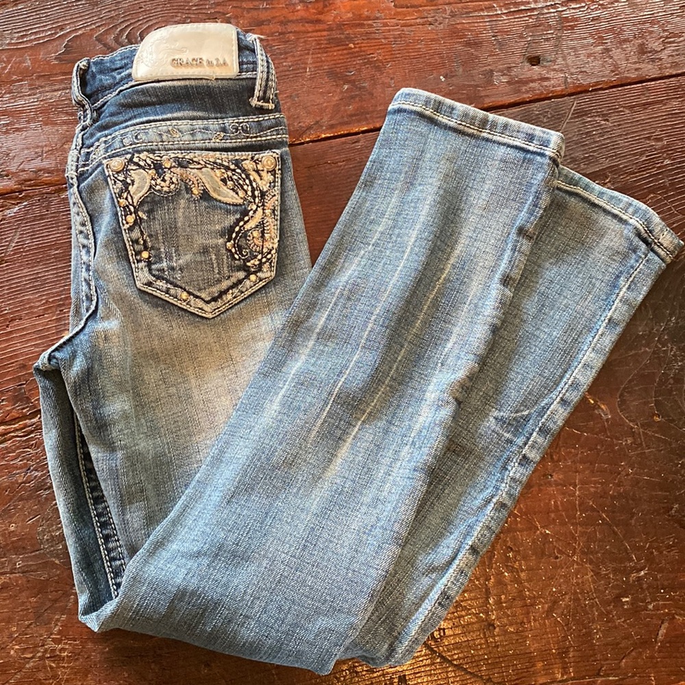 Girls grace in LA jeans